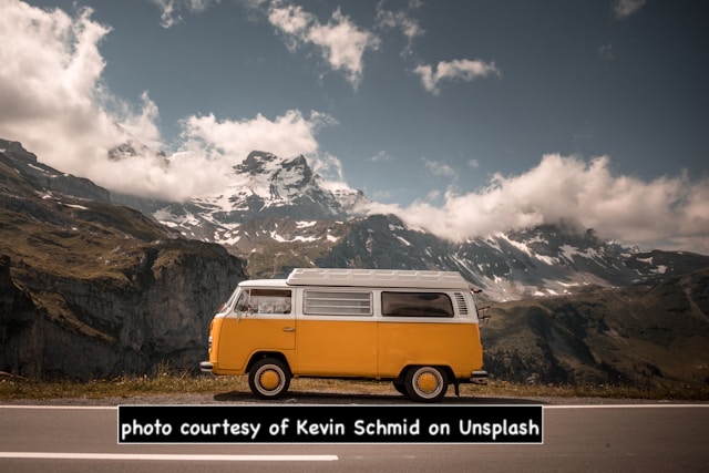 van kevin-schmid--grs8iMGqQE-unsplash Full time Vanlife